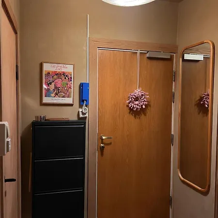 Apartamento Cosy In A Quiet, Neighborhood *